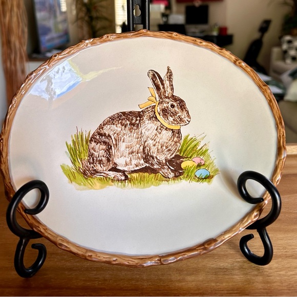 New in Box Williams Sonoma
Easter Meadow Bunny Salad Plates
Set of 4